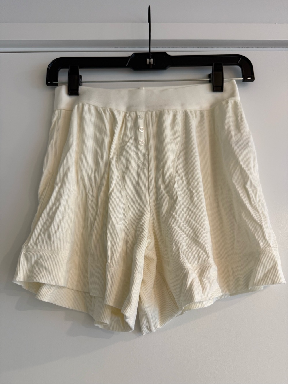 WeWoreWhat Women's Cream Ribbed Boxer Shorts